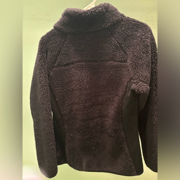 Fuzzy jacket - Picture 3 of 3